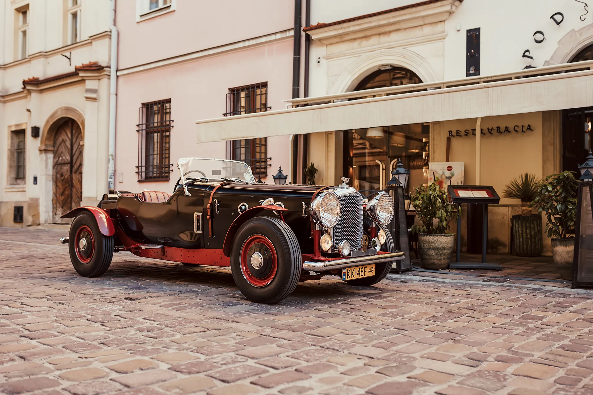 Bentley Special Halse 6C przy Teatrze Starym w Krakowie - sesja sprzedażowa
